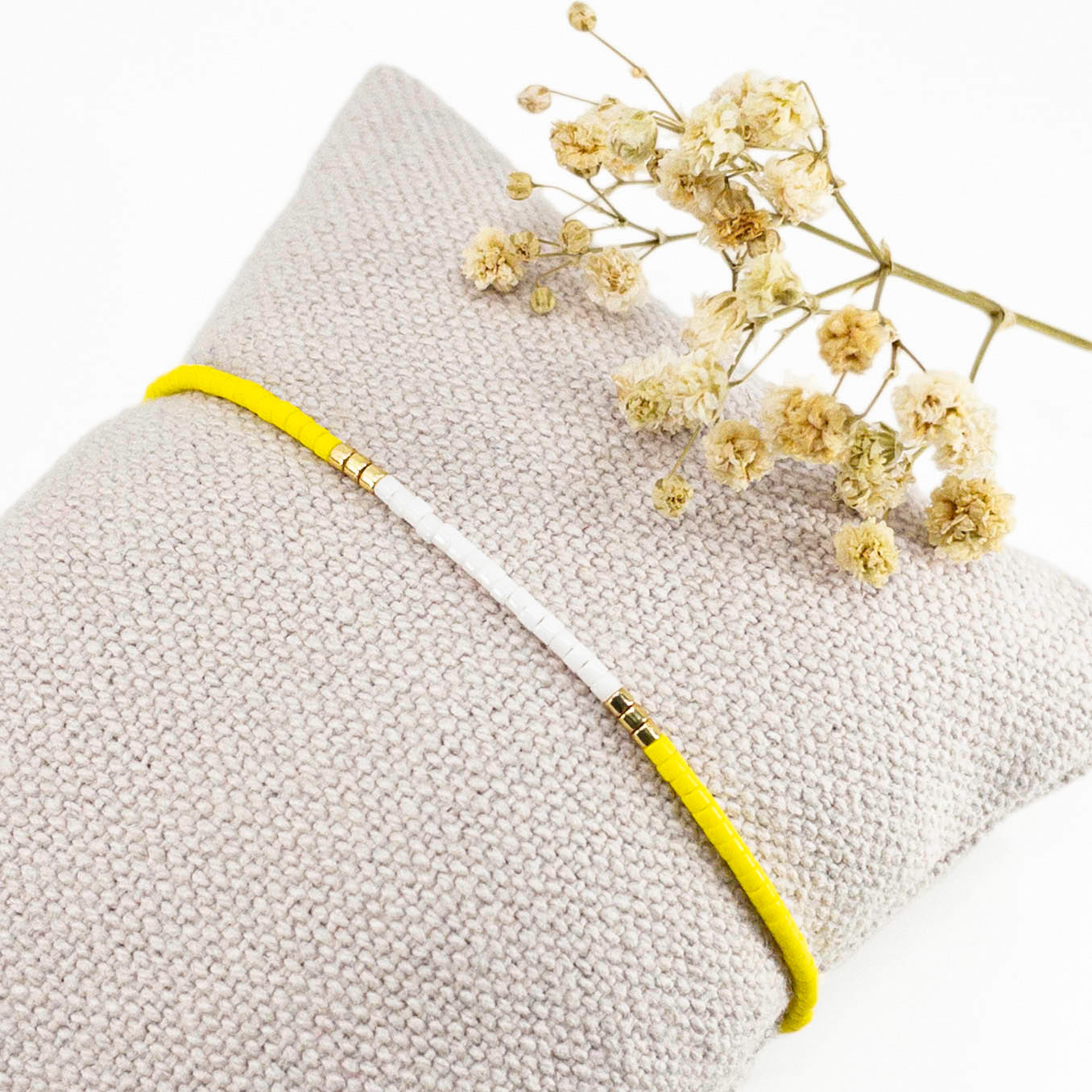 Bracelet en perles de rocaille colorées et or