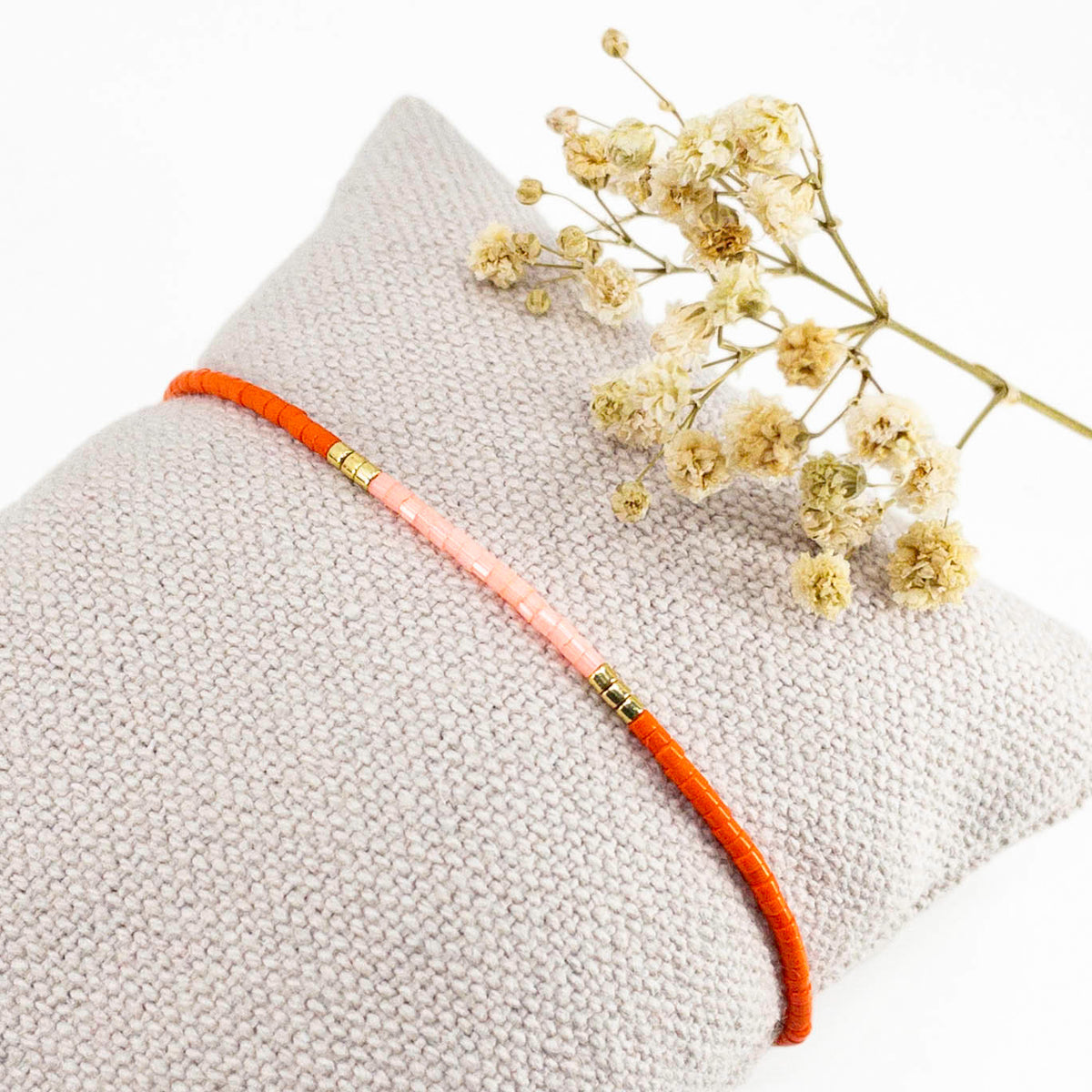 Bracelet en perles de rocaille colorées et or