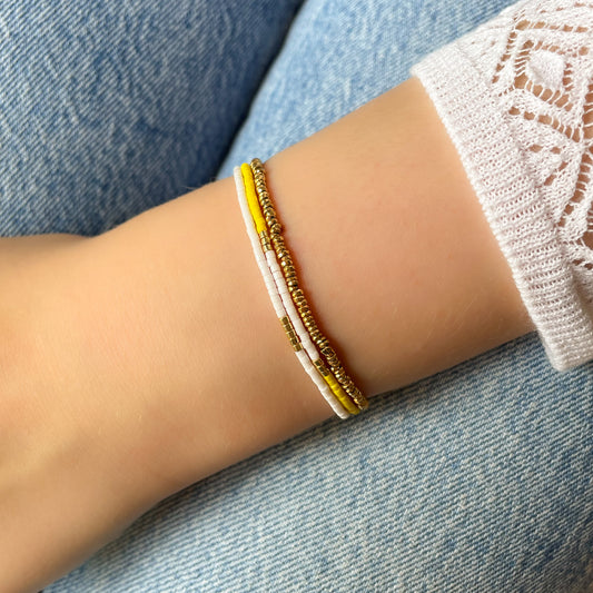 Trio de bracelets en pierres fines et perles de rocaille en verre "Jaune & Blanc". Peuvent se porter indépendamment.