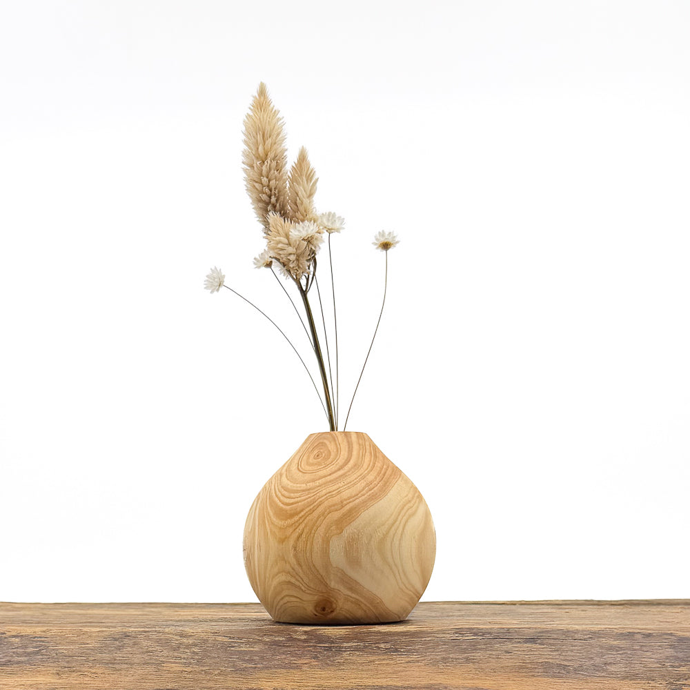 Vase en bois brut entièrement confectionné à la main