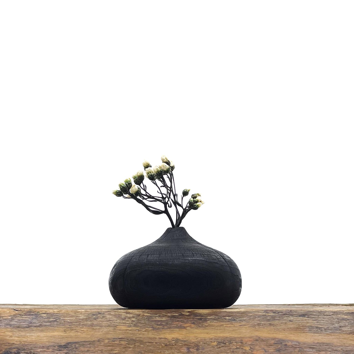 Vase en bois brut naturel - technique japonaise du bois brûlé.