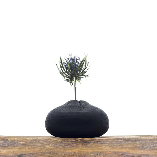 Vase en bois brut naturel - technique japonaise du bois brûlé.