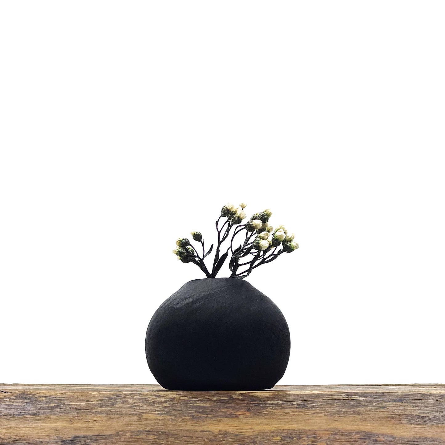 Vase en bois brut naturel - technique japonaise du bois brûlé.