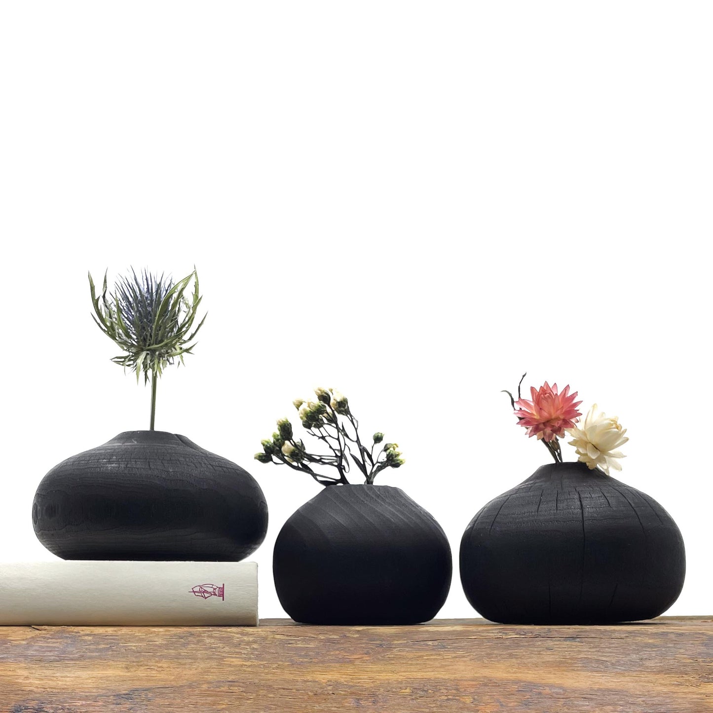 Vase en bois brut naturel - technique japonaise du bois brûlé.