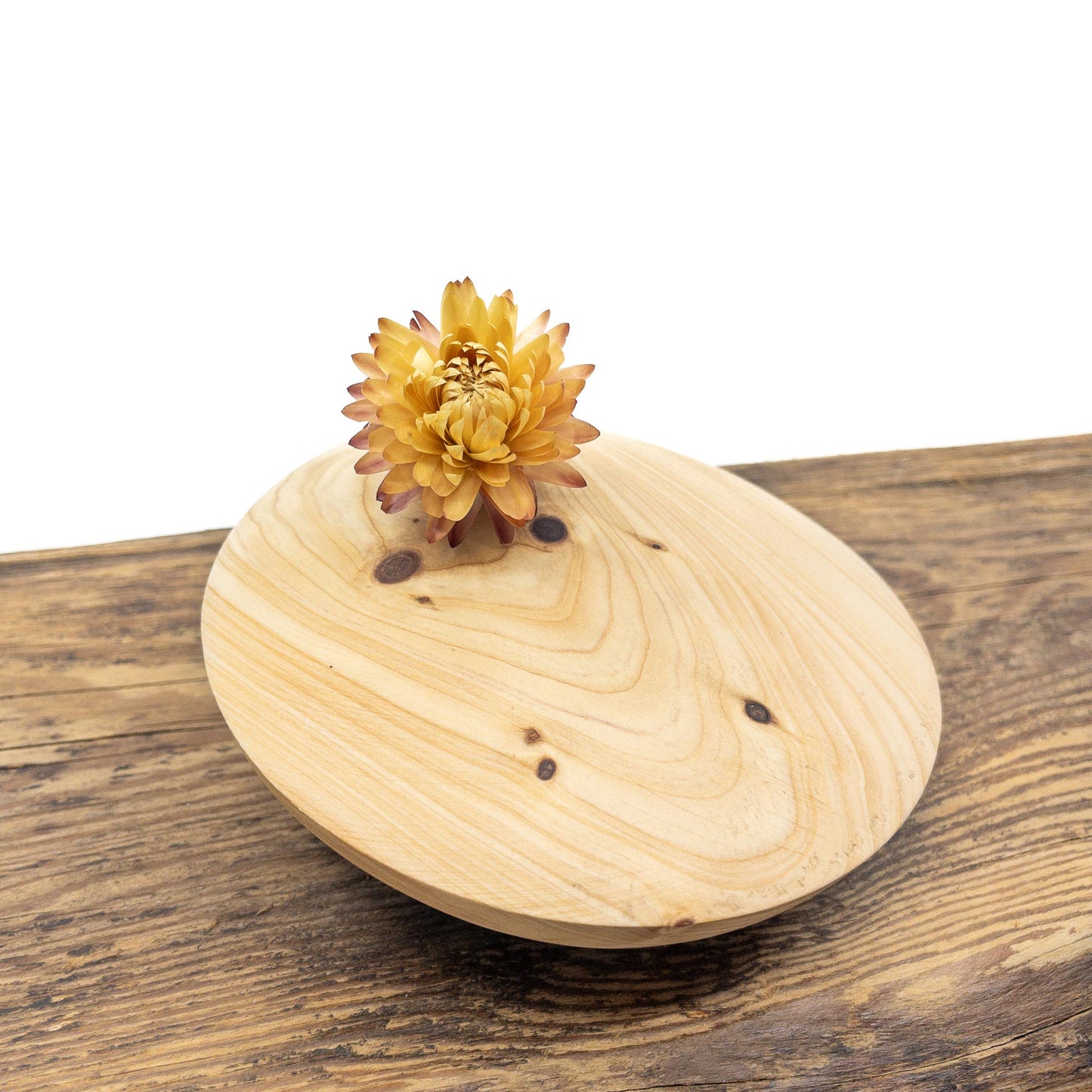 Vase en bois brut entièrement confectionné à la main