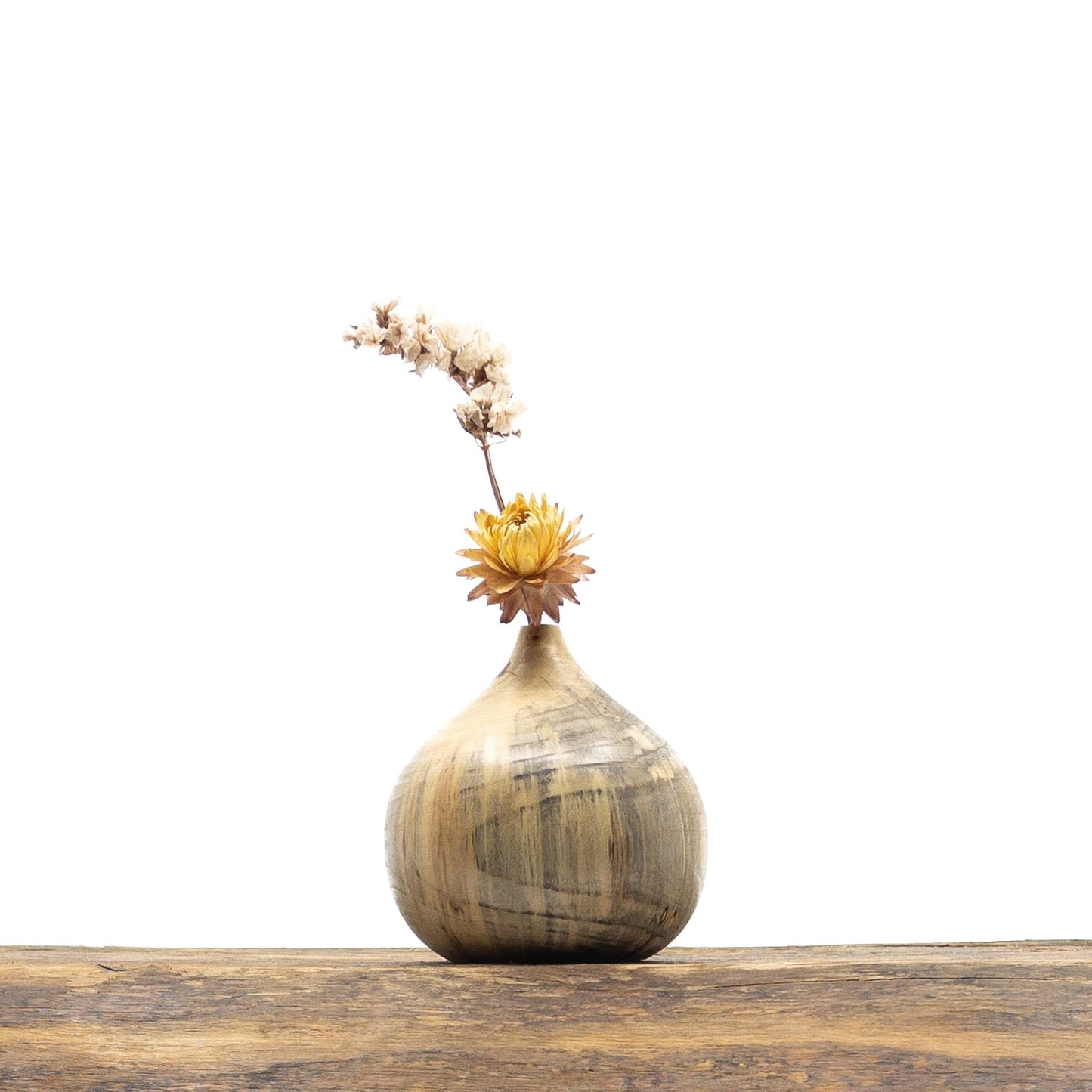 Vase en bois brut entièrement confectionné à la main