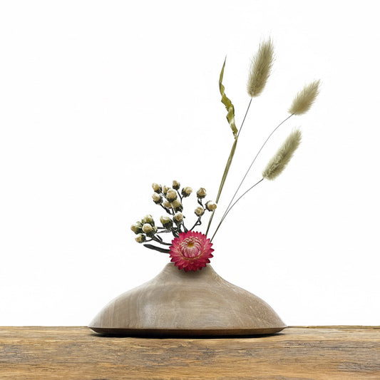 Vase en bois brut entièrement confectionné à la main