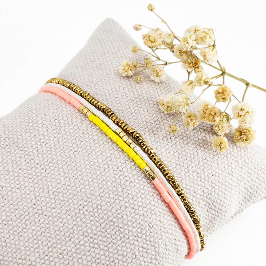 Bracelet en perles de rocaille colorées et or