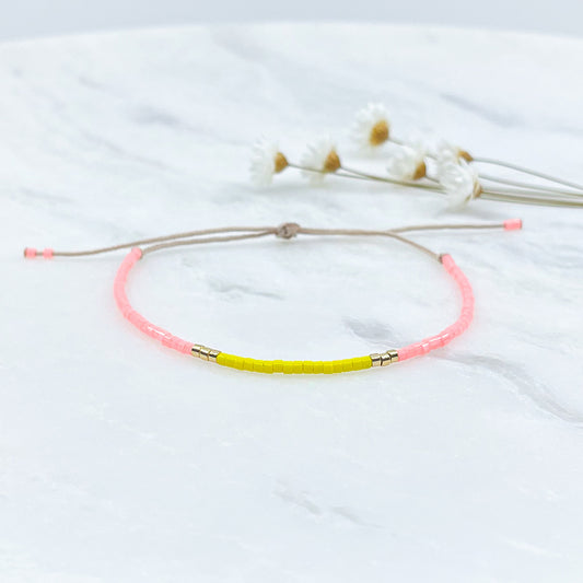 Bracelet en perles de rocaille colorées et or