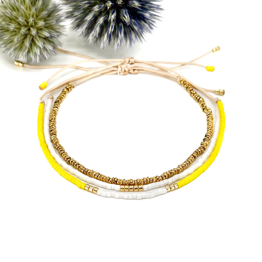 Trio de bracelets en pierres fines et perles de rocaille en verre "Jaune & Blanc". Peuvent se porter indépendamment.