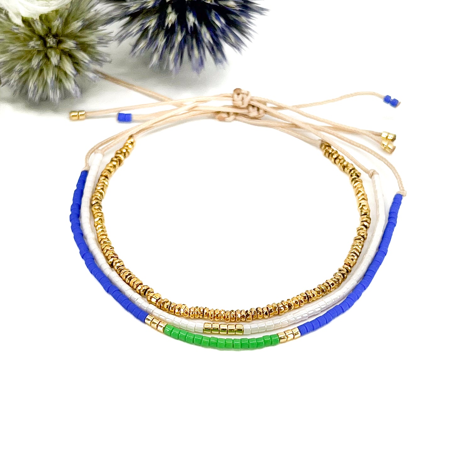 Trio de bracelets en pierres fines et perles de rocaille en verre "Bleu, Vert & Blanc". Peuvent se porter indépendamment.