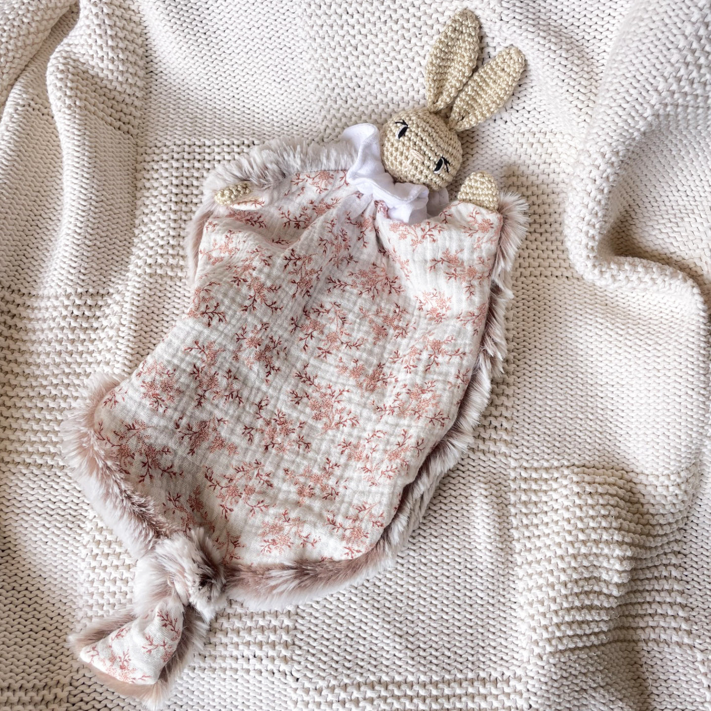 Doudou Lapine fait main en France