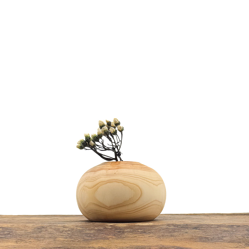 Vase en bois brut entièrement confectionné à la main
