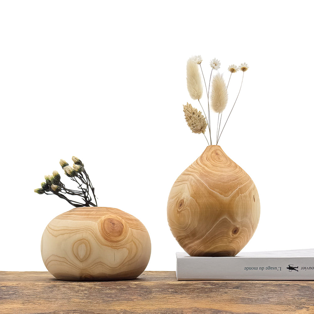 Vase en bois brut entièrement confectionné à la main