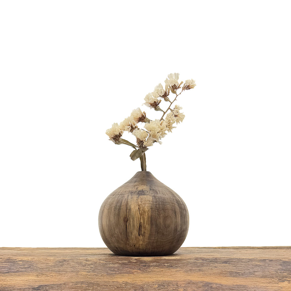 Petits vases en bois entièrement fait main pour fleurs séchées.