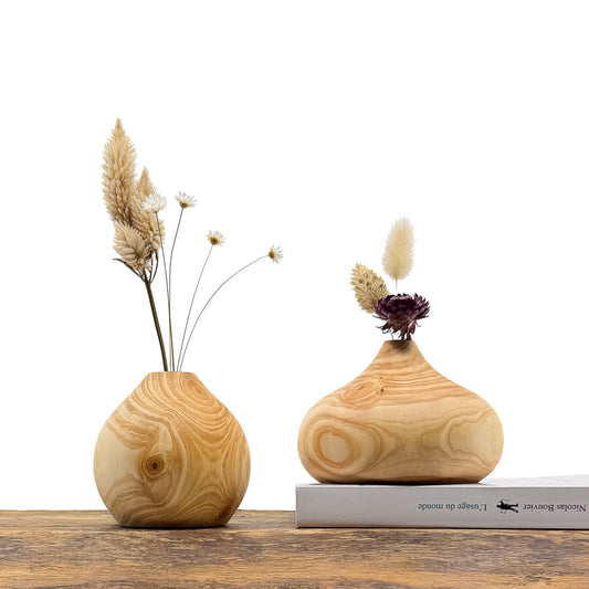 Vase en bois brut entièrement confectionné à la main
