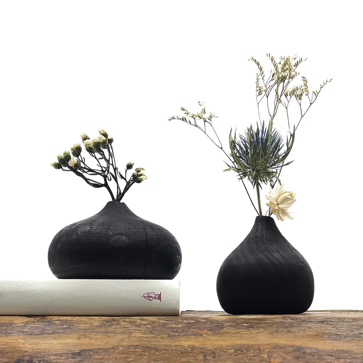 Vase en bois brut naturel - technique japonaise du bois brûlé.