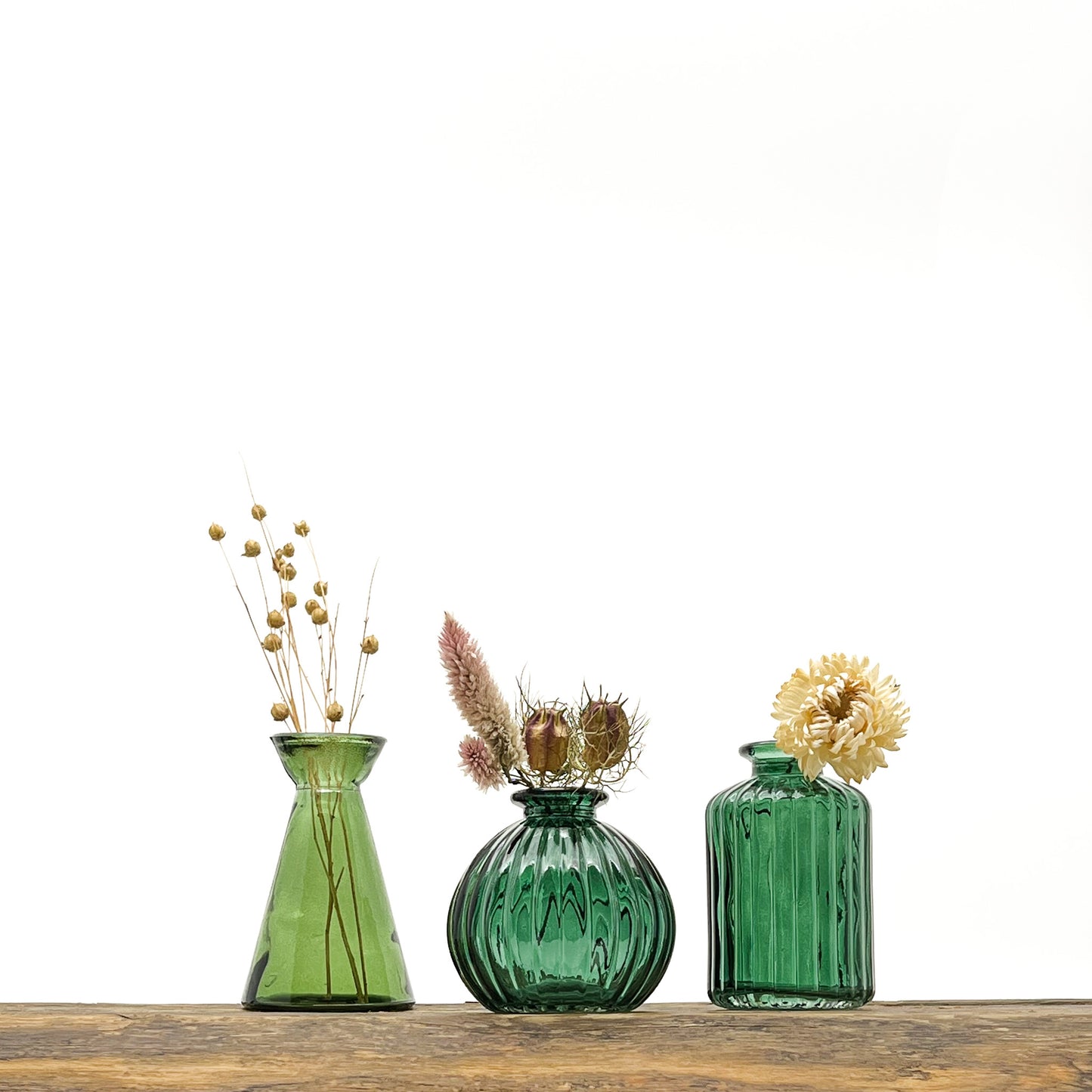 Ensemble de 6 vases de couleurs et formes variées très harmonieuses. Livrés avec fleurs séchées offertes.