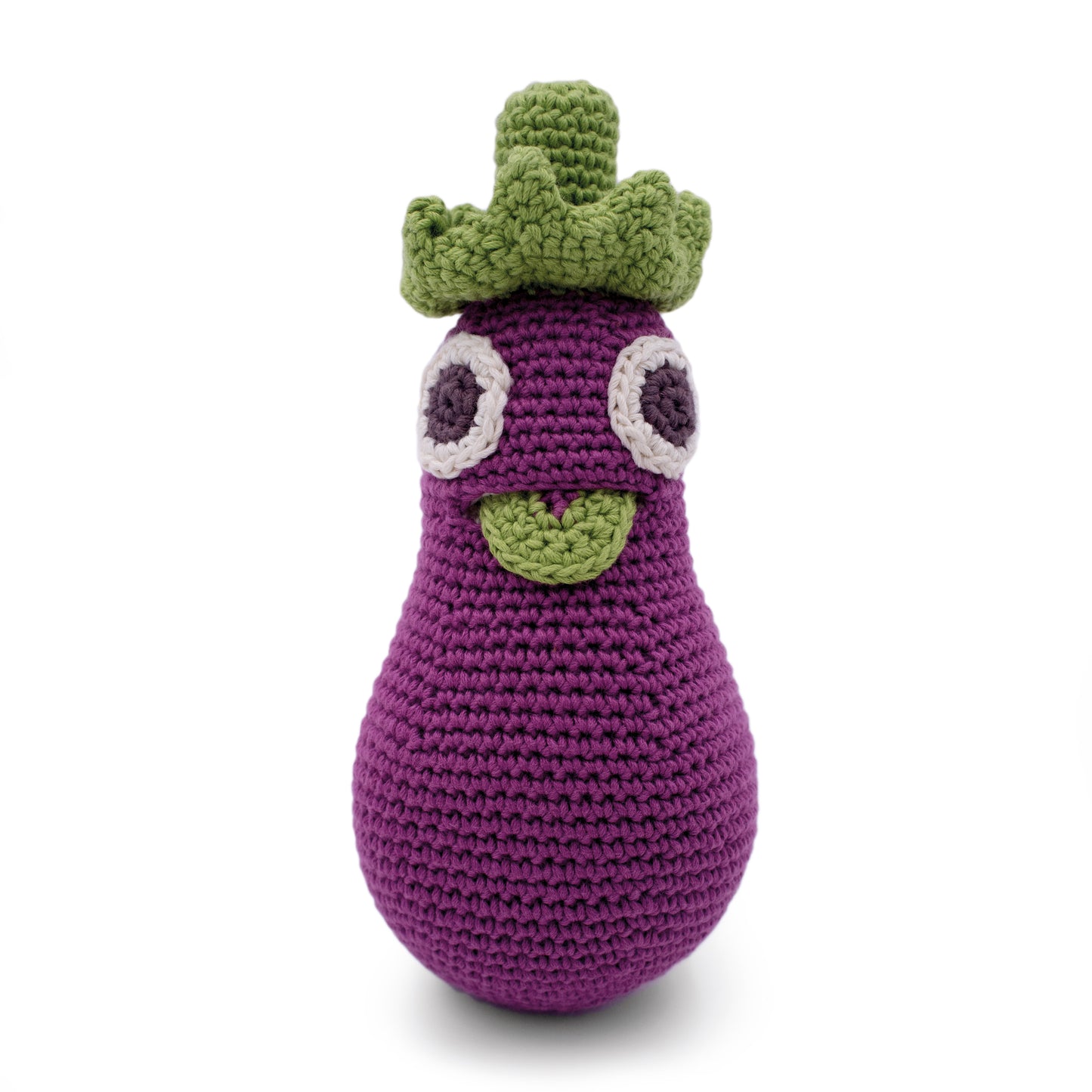 Hochet Aubergine pour bébé en crochet coton bio fait main avec petit grelot. Hauteur 18 cm, couleur aubergine.